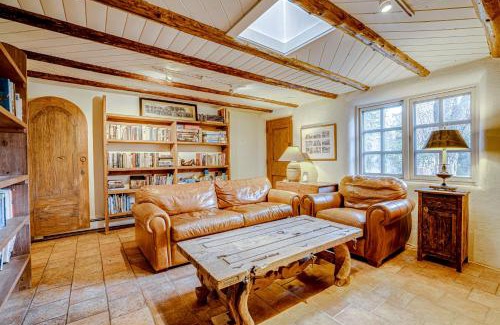 Taos House | Casa Rosa