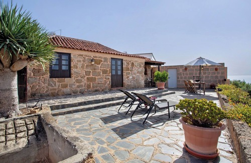 Fasnia Cottage | 'Casa Rural Cha Carmen' with Sea View, Private Terrace and Wi-Fi