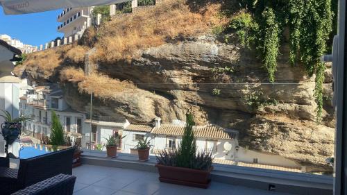 Setenil de las Bodegas House | Casa Rural Las Cuevas de Setenil