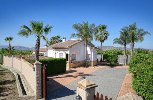 Alhaurin el Grande House | Casa Rural Típica Andaluza, WiFi,Piscina, Barbacoa, Aire Acondicionado, 5min Centros