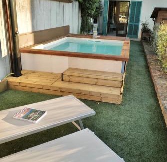 Monforte d'Alba Apartment | Casa Safranum con mini piscina privata e giardino vista Langhe