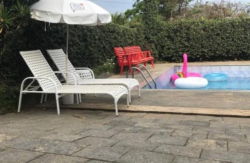 Iguaba Grande House | CASA SURYA, Piscina Fantástica, Churrasqueira, Completa, 18 HÓSPEDES na REGIÃO DOS LAGOS - Casa de Campo