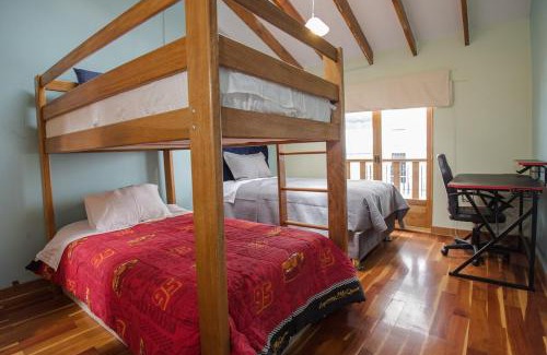 Cusco House | Casa tranquila con Jacuzzi y cama King Spacious house with a king-size bed and jacuzzi, in a good location