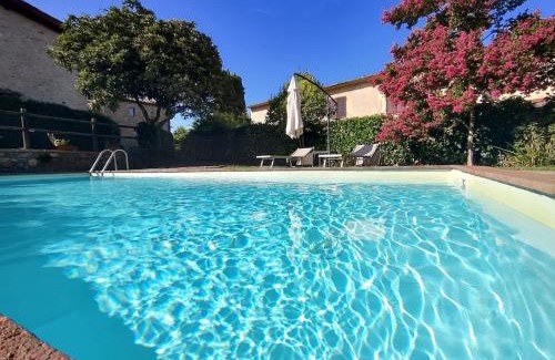 San Gimignano Villa | Casa Vacanze in campagna con piscina e giardino privati