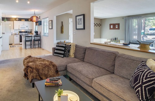 Torreon Cottage | 'Casa Verde' - Renovated Cottage in Show Low!