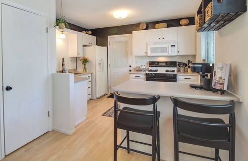 Torreon Cottage | 'Casa Verde' - Renovated Cottage in Show Low!