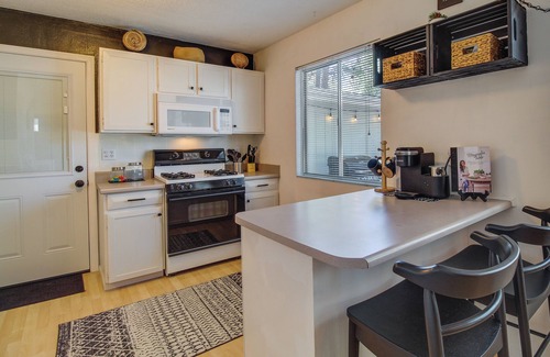 Torreon Cottage | 'Casa Verde' - Renovated Cottage in Show Low!