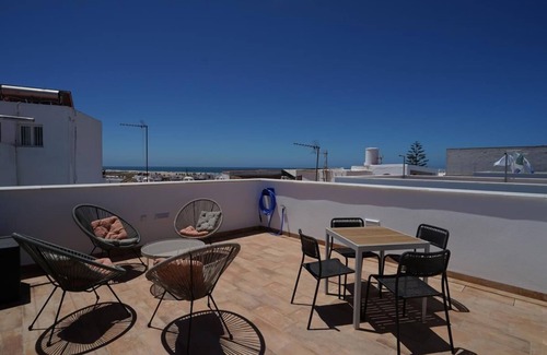 Conil de la Frontera City Center House | Casa Vistalsol - New and modern townhouse in the heart of Conil with fantastic views from the roofterrace