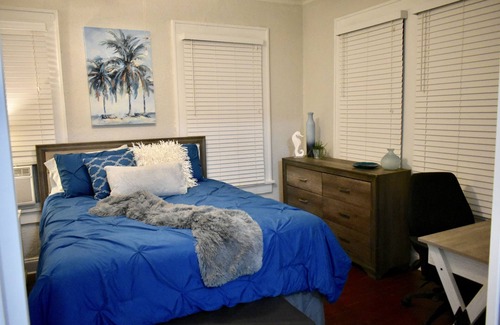 Courier City - Oscawana Apartment | Casablanca of Hyde Park "Suite Poseidon" Furnished Apartment In South Tampa