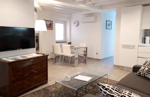Peschiera Maraglio Apartment | Casadin at 50 Mt from Lake