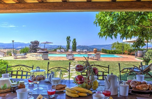Loreto Villa | Casal Del Salice 10, Emma Villas