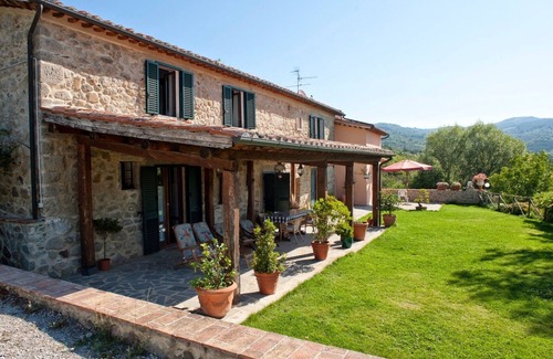 Santa Fiora Villa | Casale Santa Fiora In Santa Fiora, Tuscany