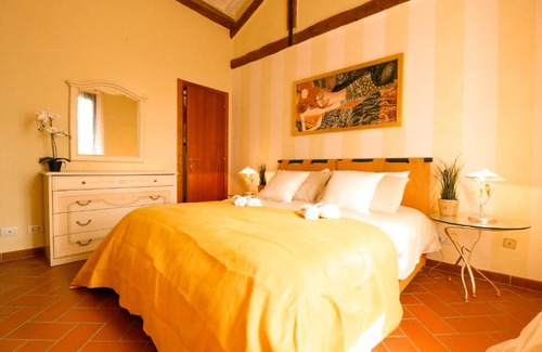 Osteria delle Noci Villa | Casale Val D' ORCIA- Relax e lusso in Piscina