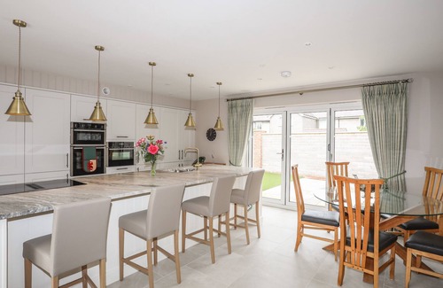 Saint Asaph House | CASCON, family friendly, luxury holiday cottage in St Asaph