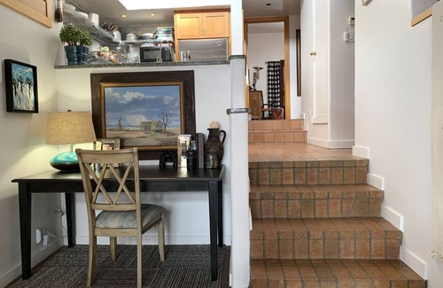 Nambe Pueblo Condo | Casita Bella: rustic contemporary, quiet private across from Four Seasons