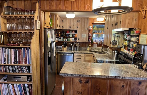 Ingram Cabin | Casita Montalbano - Sleeps 8 to 10 - Private River Access - Pet Friendly Cabin
