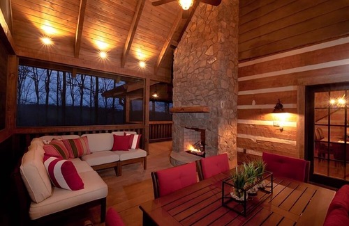Springfield Cottage | Caspian Cottage - Secluded log cabin on 150 acres