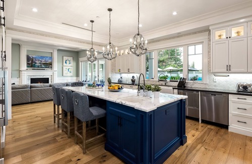 Tarzana Villa | Cassandra - Tarzana Contemporary Villa with Saltwater Pool & Theater