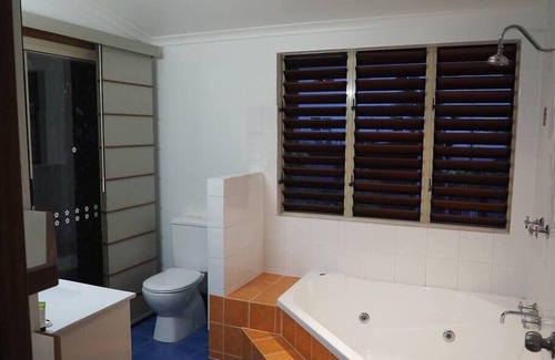 Mission Beach House | Cassawong Cottages - Lorikeet
