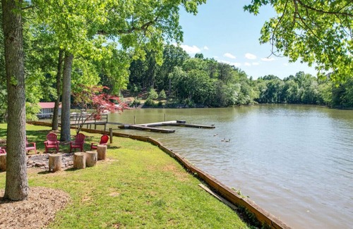 Steele Creek House | Castaway Cove—5 Bed Lakeside Retreat—Boat Rental!