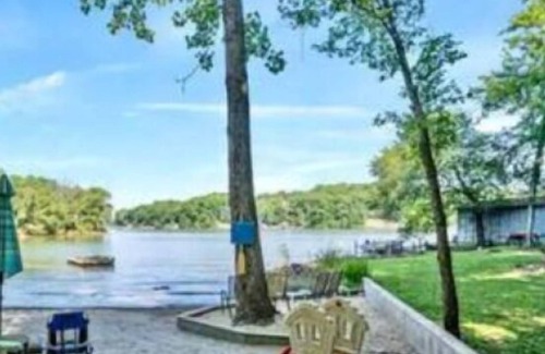 Steele Creek House | Castaway Cove—5 Bed Lakeside Retreat—Boat Rental!