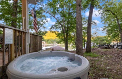 Sunrise Beach Cabin | Castaway- Hot Tub, Kayak, Boat Slip, Pet Friendly