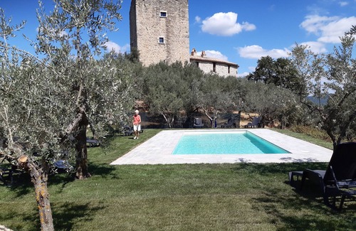 Gualdo Cattaneo Apartment | Castello di Cisterna