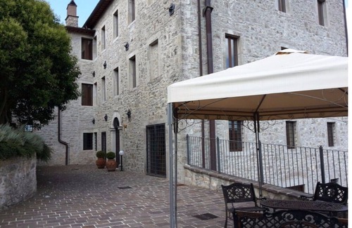 Izzalini Apartment | Castello Izzalini Todi Resort "Apt 12"