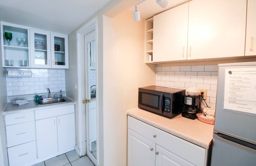 Miami Beach Condo | Castle 1733 Oceanfront Studio with pool, beach access, free parking, gym, tennis and more!