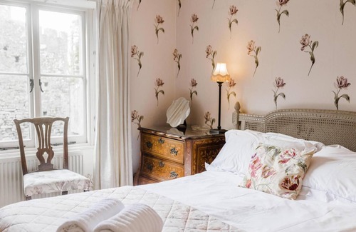 Manorbier Villa | Castle House - Manorbier Castle - 5 Bedroom Castle House - Manorbier