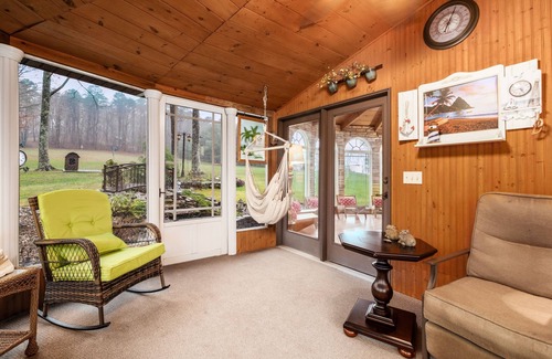 McArthur House | Castle On The Hill | Pool | Hot Tub | Hiking