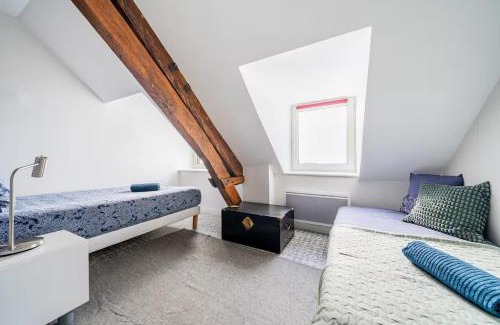 Carrouges Apartment | Castle View Bright Duplex