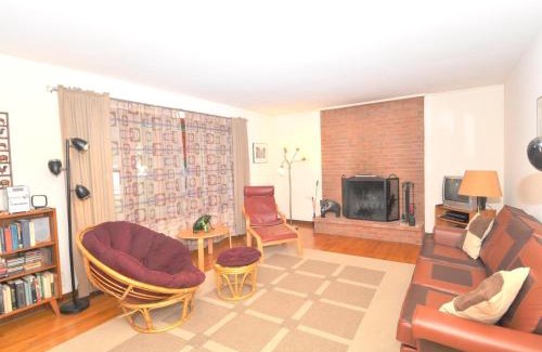 Berkeley Springs Ski Chalet | Castle View - Wifi, Pet Friendly, Screen Porch, Game Room, Grill, Family Friendly, Kid Friendly, Fireplace