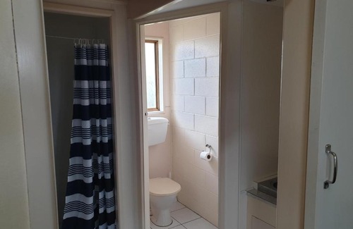 Foxton Hotel | castletown motel