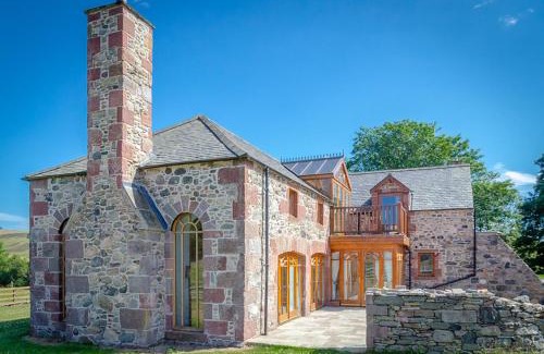 Kirriemuir House | Castleview @ Newton Steading Farm