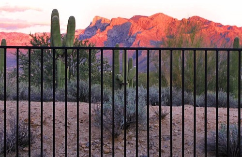 The Bluffs House | Catalina Mt Views, Quiet, Solar with EV charging, also see HA 7617525, 21095476