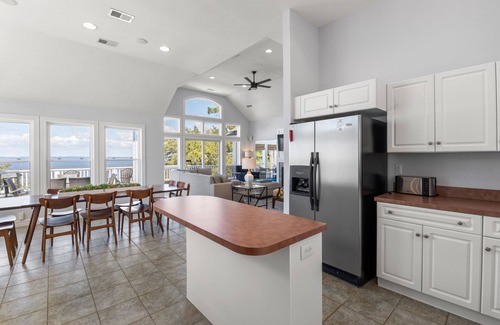 Corolla Light House | Catch N Relax: Soundfront | Pool/Hot Tub