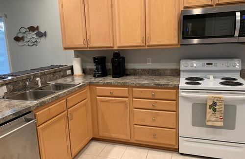 Huddleston Condo | CATCHING RAEs on Quiet Cove