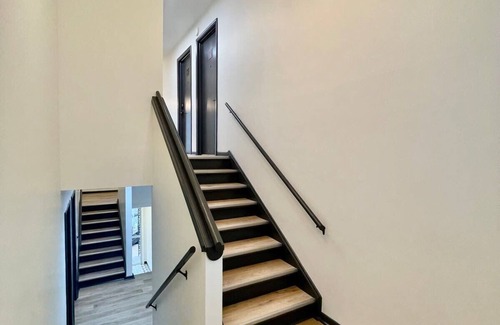 Midtown Apartment | Cathedral 5-Walking Distance to UNMC