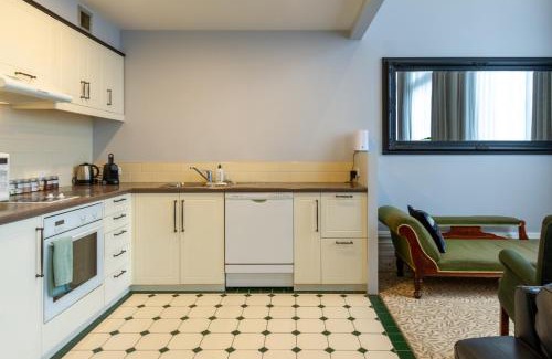 Christchurch City Centre Apartment | Cathedral Square Apartment 2 bed
