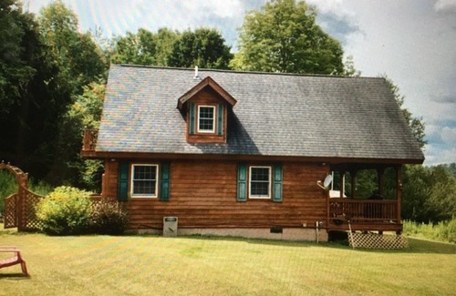 Franklin Ski Chalet | Catskill BoHo 2 Bedroom 2Bath Chalet 20 minutes from Baseball camp