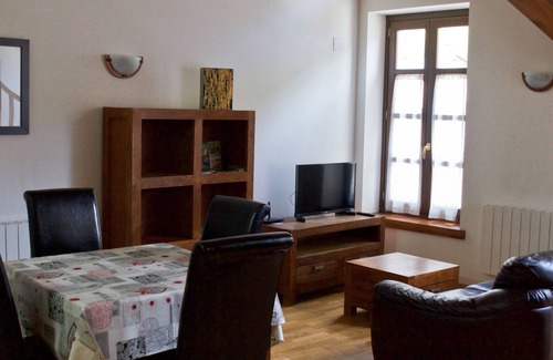 Esterri D'Aneu Apartment | Cau d'Àneu. Duplex, located on the main street of the town.