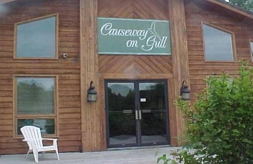 Lake Shore Resort | Causeway On Gull - Spacious 2 Bedroom W/Full Kitchen