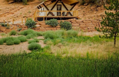 Kanab Cabin | Cave Lakes Canvas Cabin Deluxe Suite #3 (Sleeps 6)