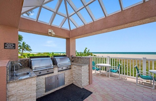 Sand Key Condo | CBC 1-19F –Pool, Hot tub, Pickleball, Gym, Sauna are Open! Guests Welcome!