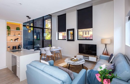 Melbourne Central Business District Apartment | CBD 2BR Loft Walk to Marvel & Sth Cross