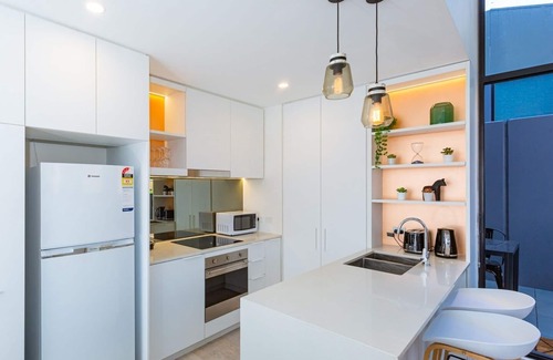 Melbourne Central Business District Apartment | CBD 2BR Loft Walk to Marvel & Sth Cross