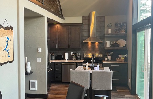 Coeur d'Alene Cottage | CDA Lakeview Escape - The Healing House Collective