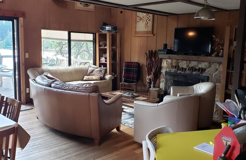 Rockford Bay Cabin | CDA Waterfront Cabin - Close to Shooter's