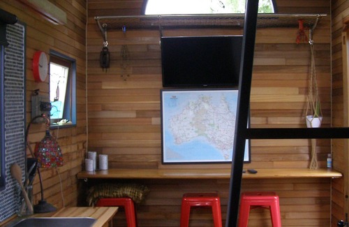 Nyora Apartment | Cedar Cosy Tiny Farm Stay Loch & Rail Trail pit stop for Philip Island or Prom
